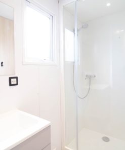 Salle De Bain Mobil Home Marin Au Camping Le Dauphin à Royan