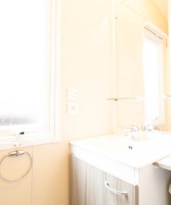 Salle De Bain Mobil Home Marin Pour 4 Personnes à Royan